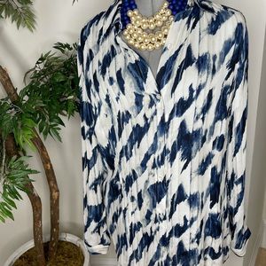 CAbi
Size Lg Long Sleeve Blouse